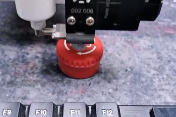 点胶机在开关按钮上的应用